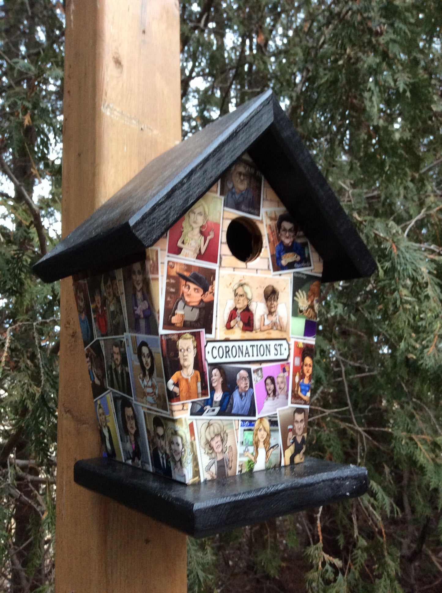 Coronation Street Birdhouse/Feeder