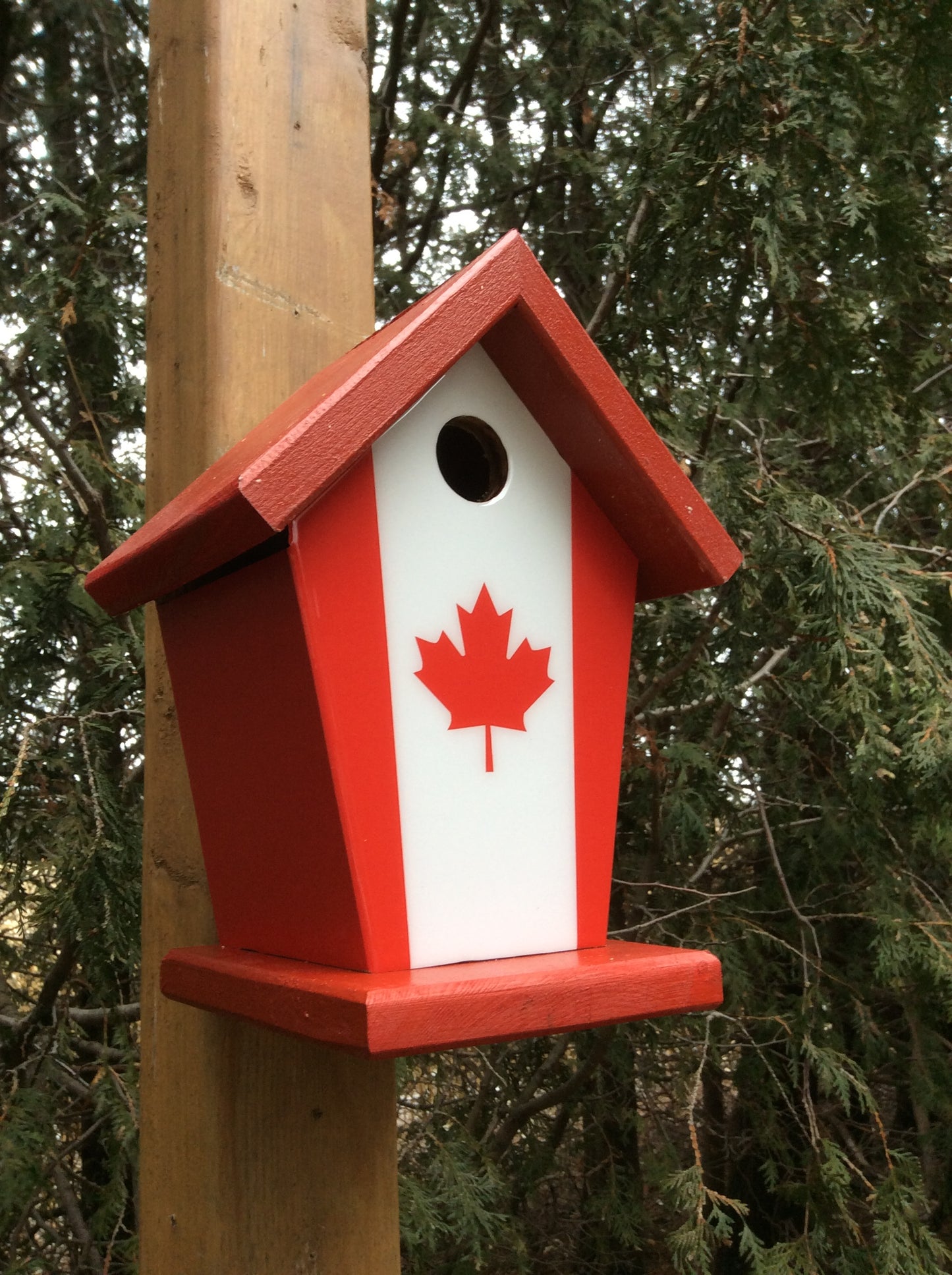 Canada flag Birdhouse