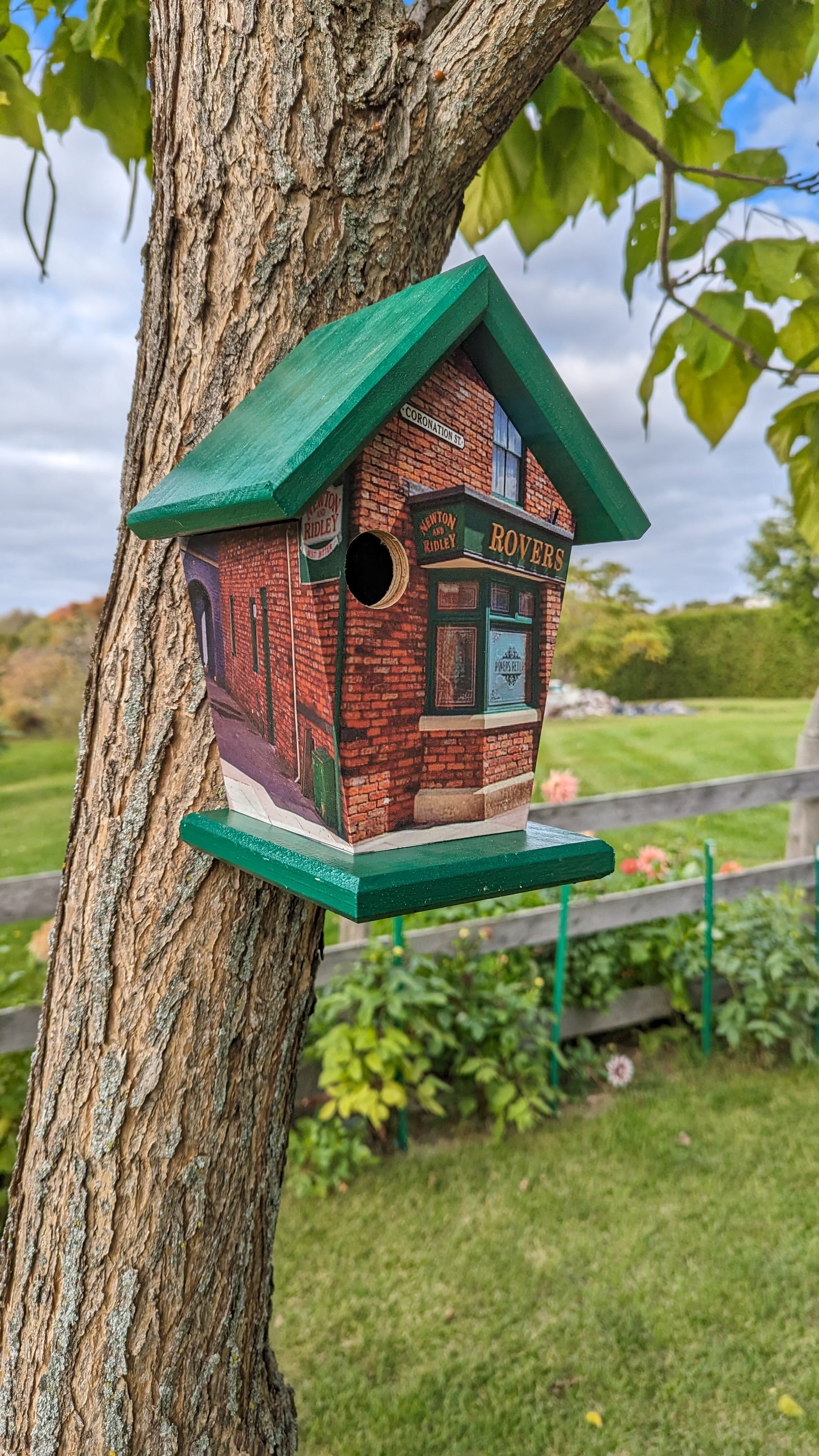 Coronation Street (Rovers Return Pub) Birdhouse