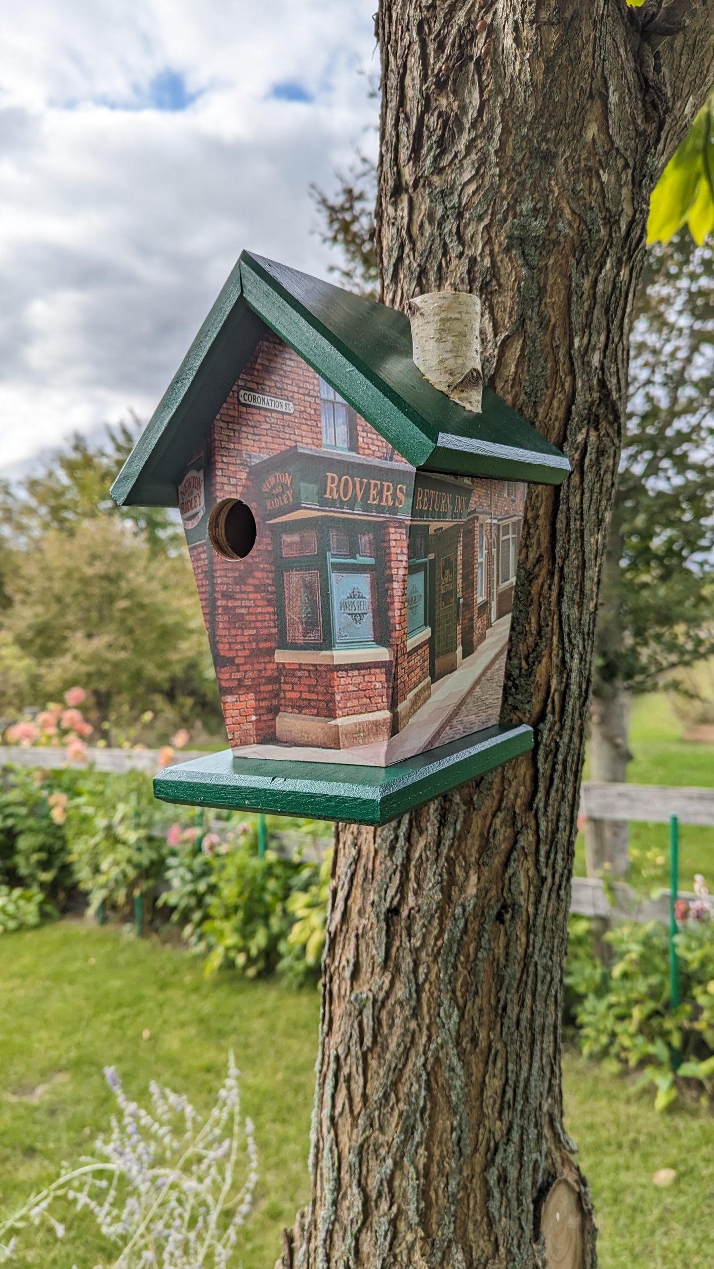 Coronation Street (Rovers Return Pub) Birdhouse