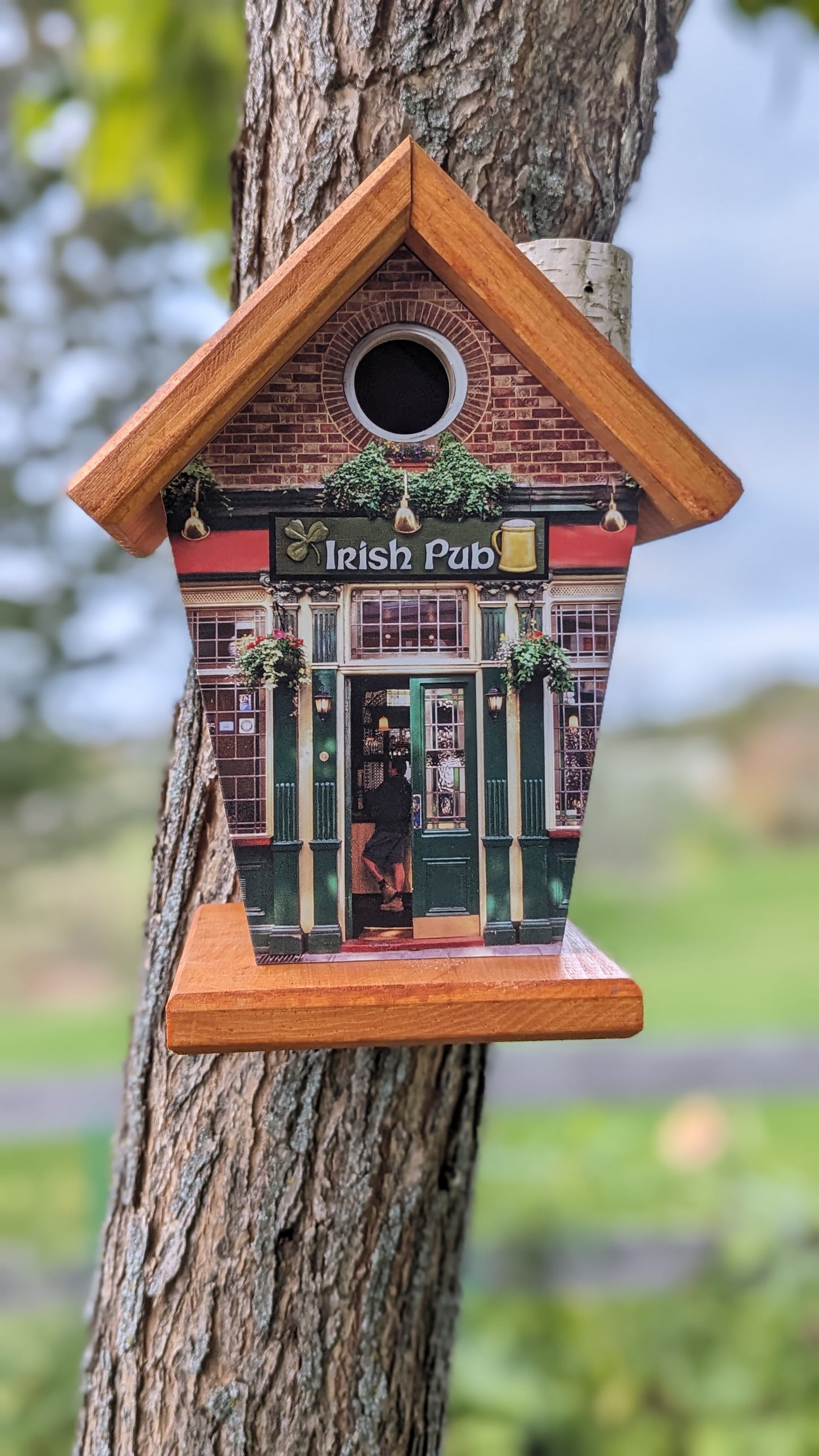 Irish Pub Birdhouse