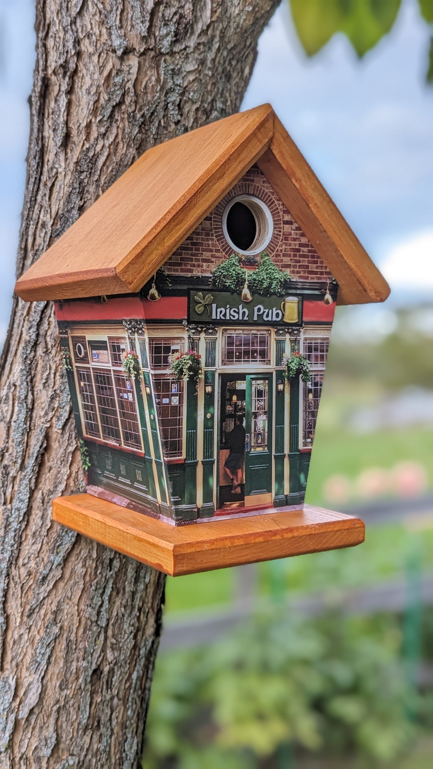 Irish Pub Birdhouse
