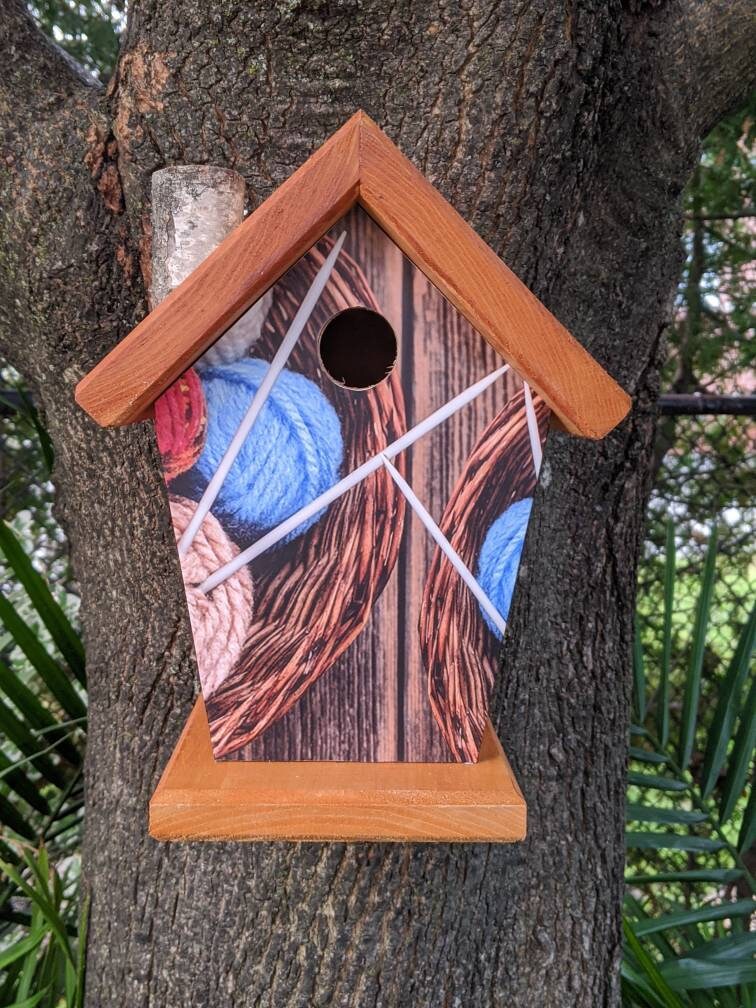 Knitting Birdhouse