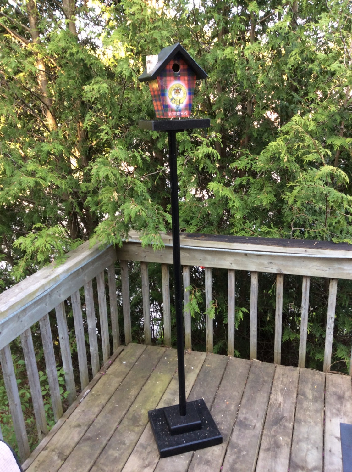 Robertson Crest & Tartan (Black Roof) Bird Feeder