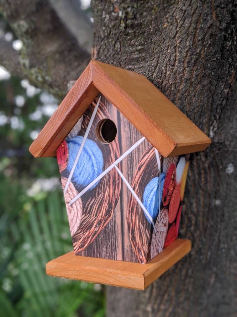 Knitting Birdhouse