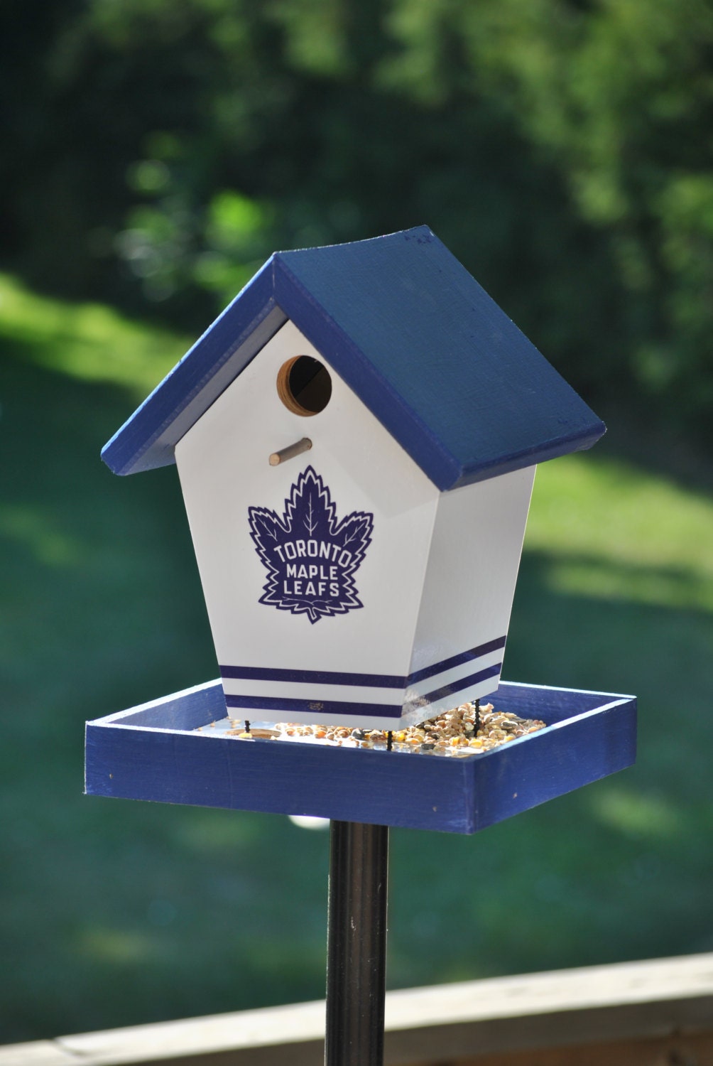Toronto Maple Leafs Birdfeeder/Birdhouse