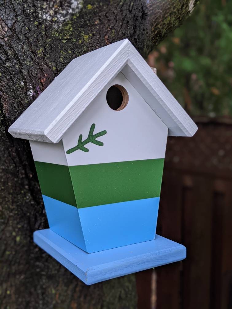 Labrador Flag Birdhouse