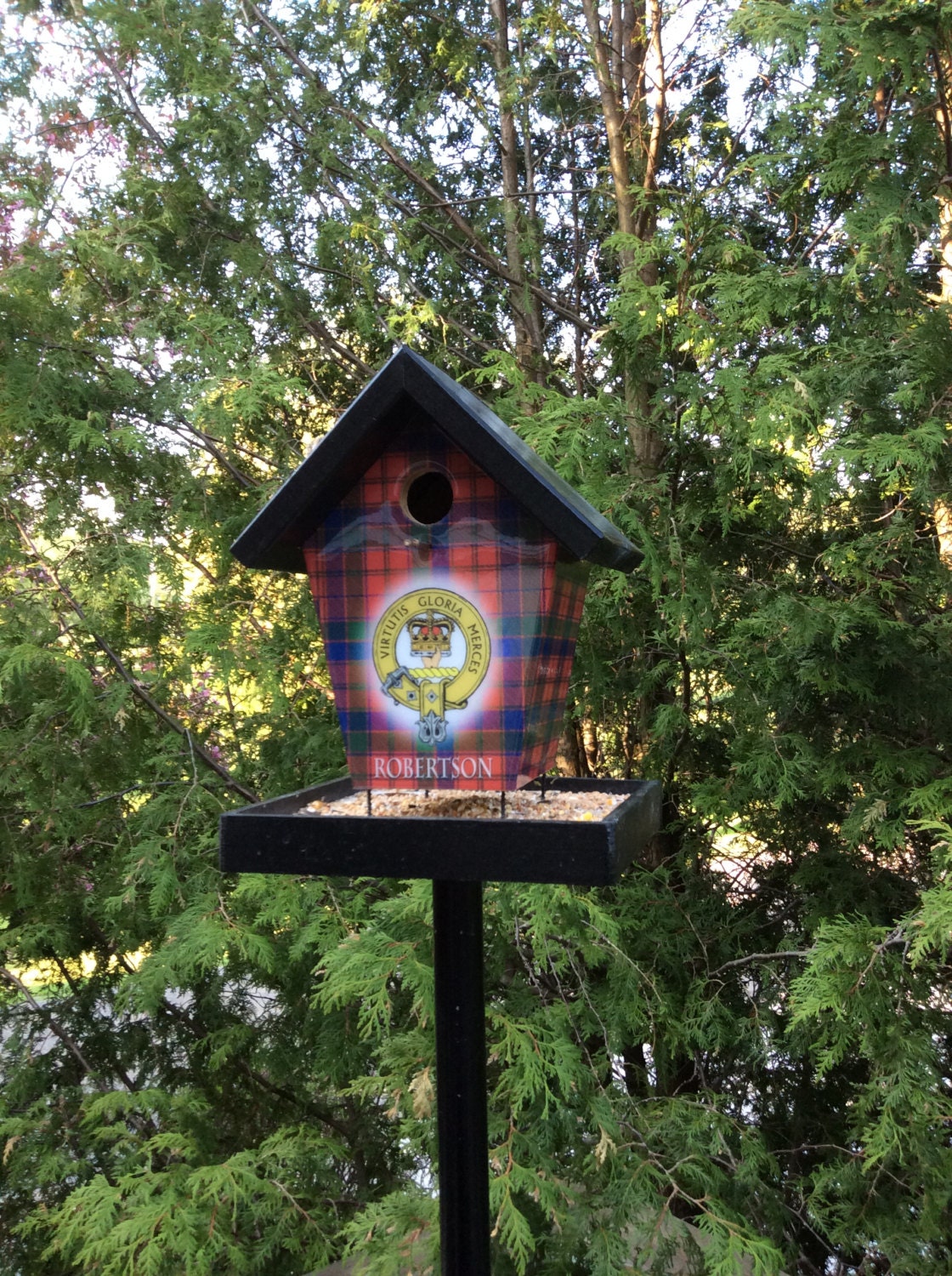 Robertson Crest & Tartan (Black Roof) Bird Feeder