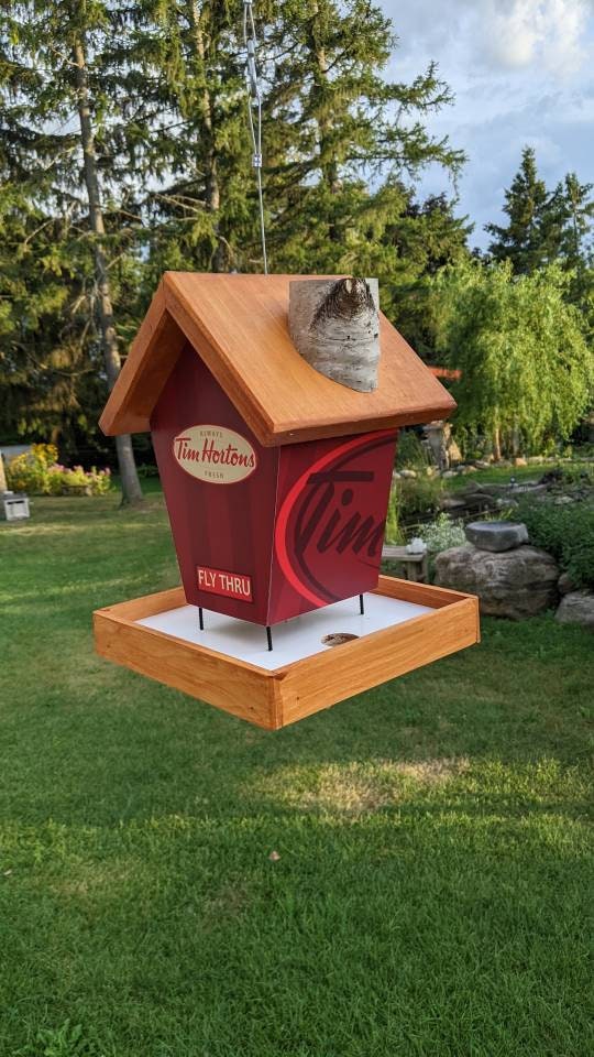 Coffee Lovers Fly Thru Bird Feeder