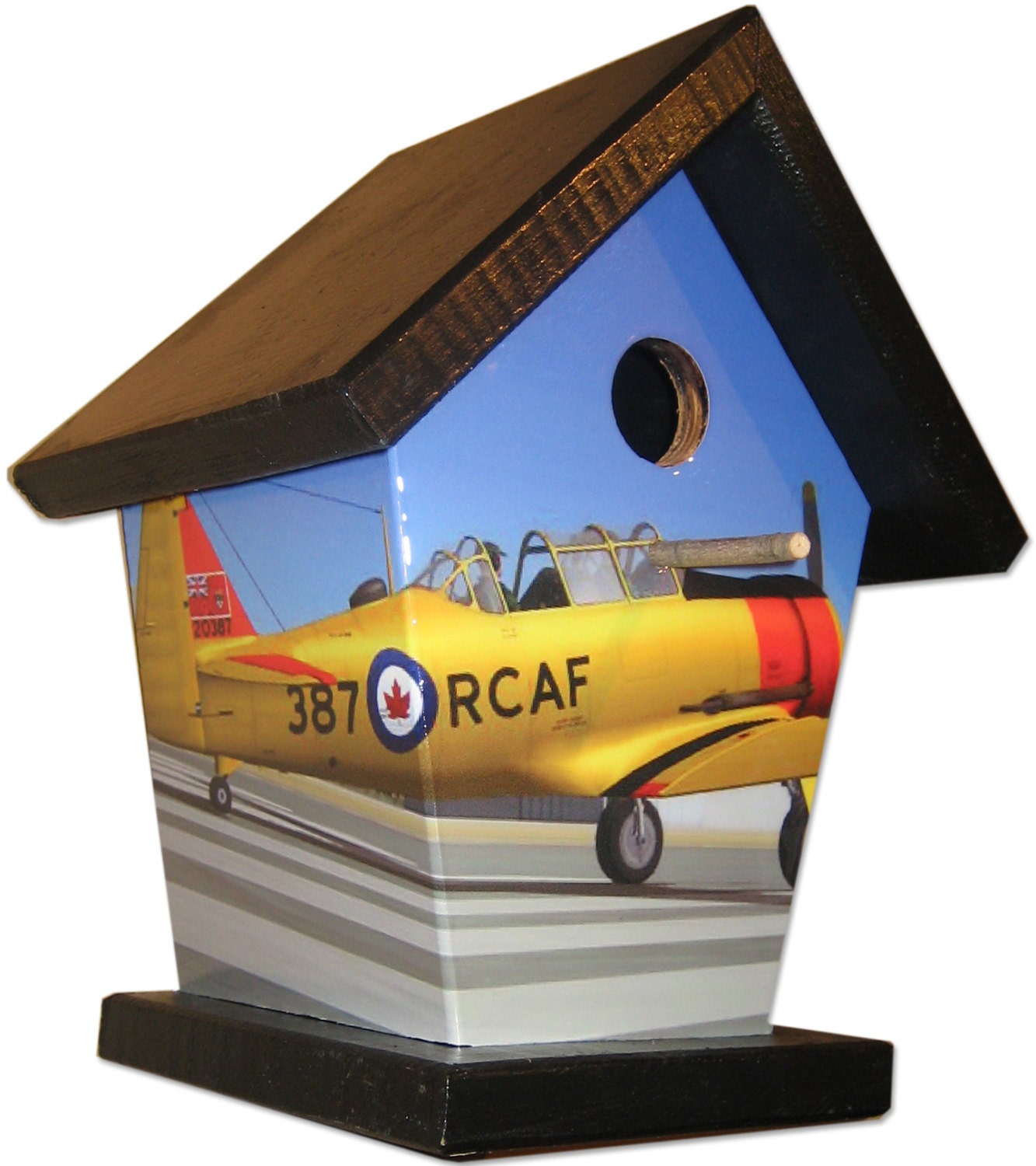 Harvard Aircraft Birdhouse