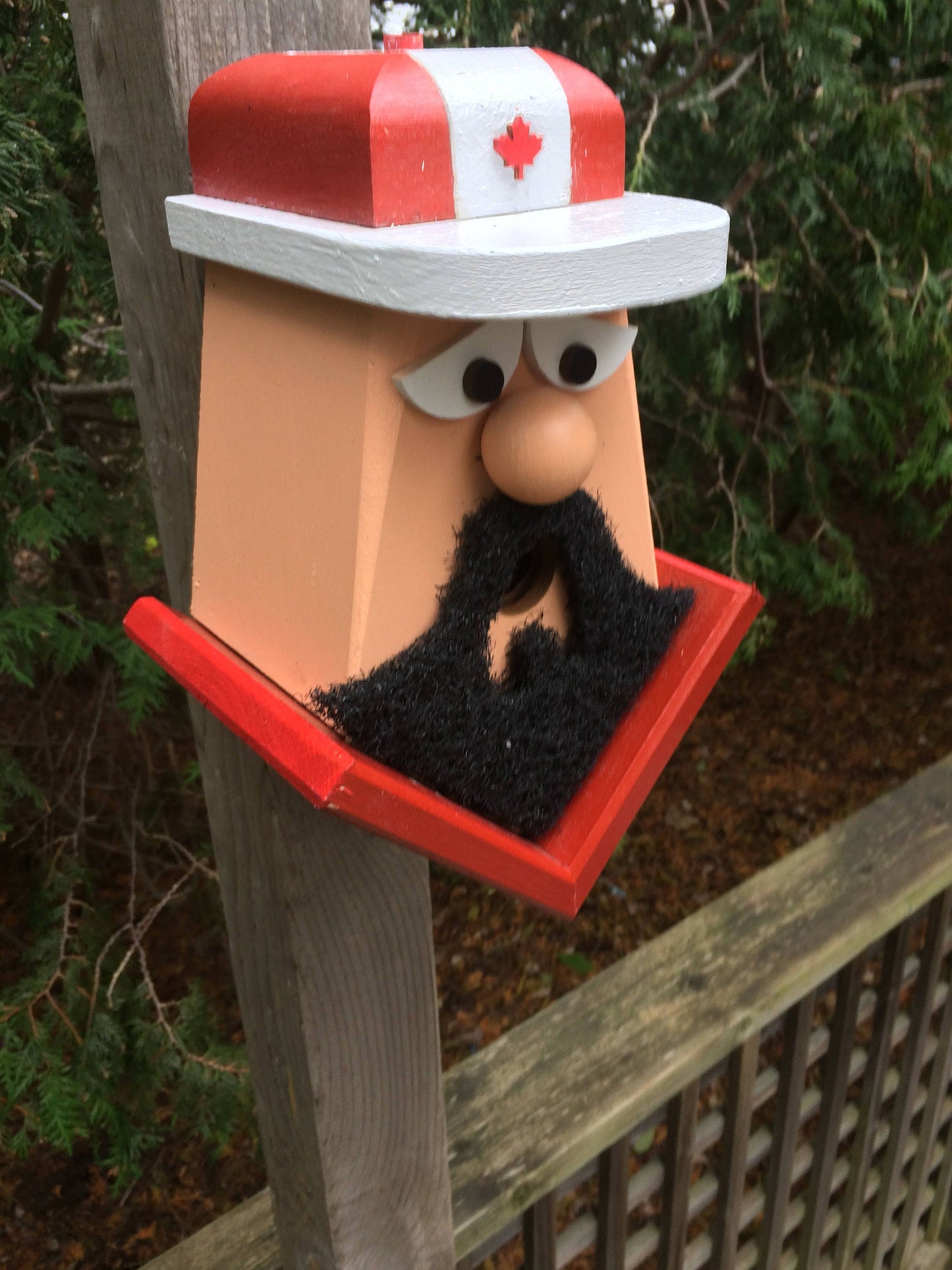 Canadian Fan Birdhouse