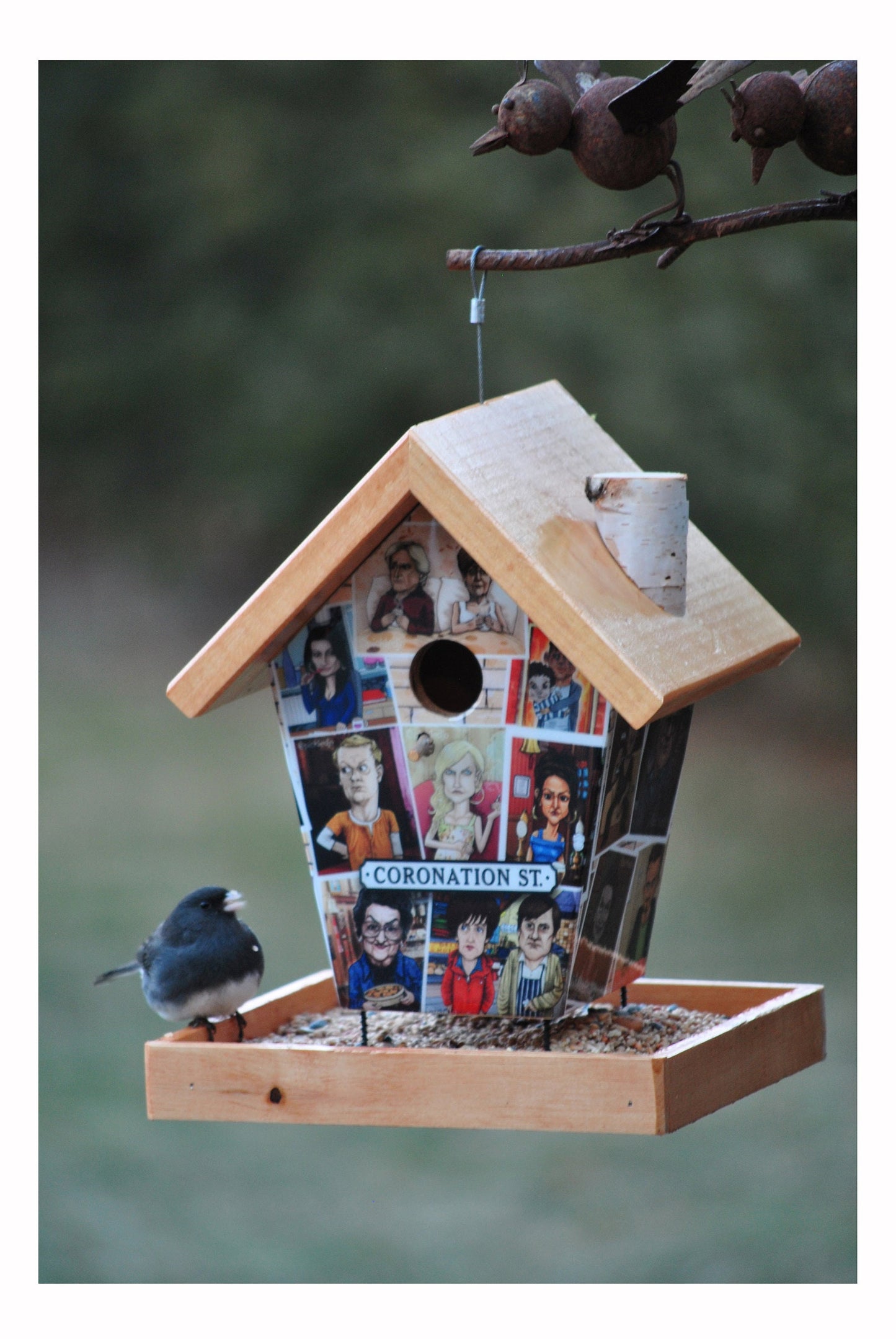 Coronation Street (Charature) Bird Feeder/Birdhouse