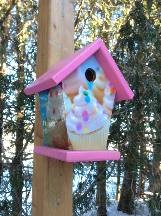 Cupcakes Lovers Birdhouse