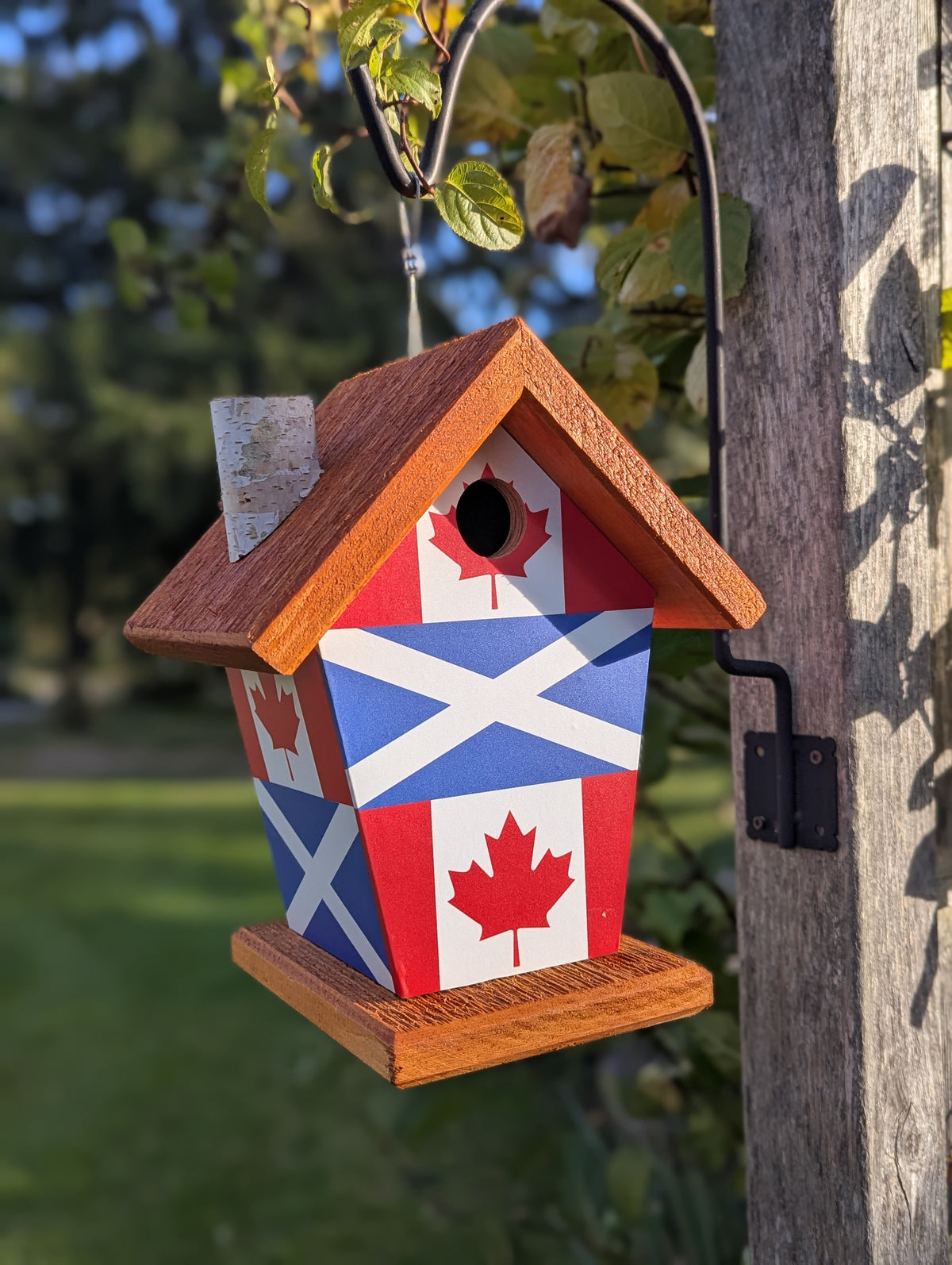 Scotland and Canada flag four-sided birdhouse