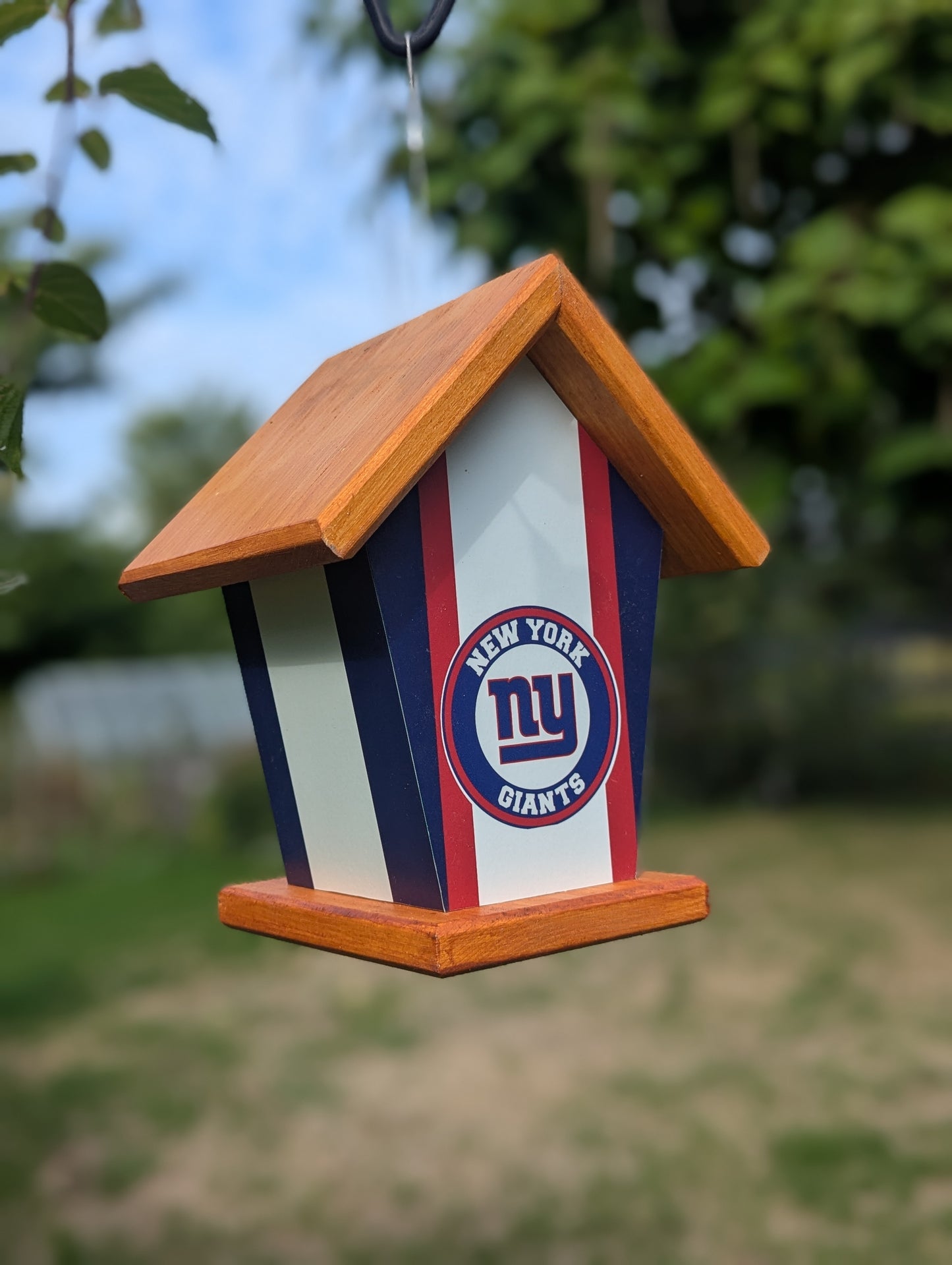 New York Giants four-sided birdhouse