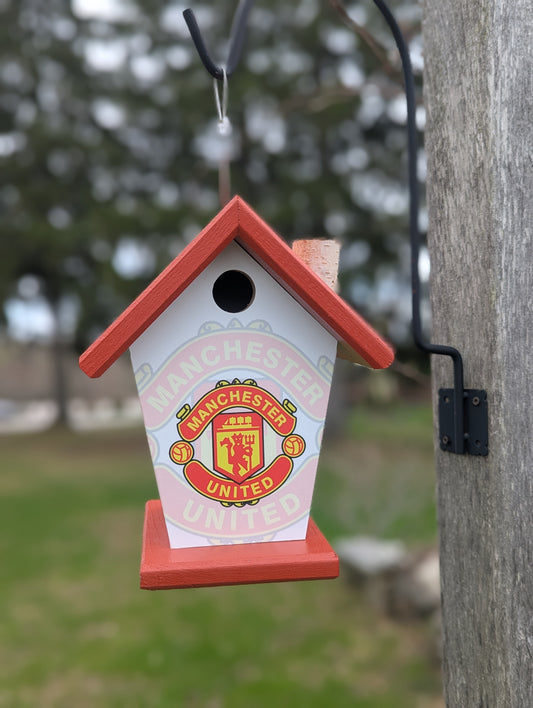 Manchester United four-sided birdhouse
