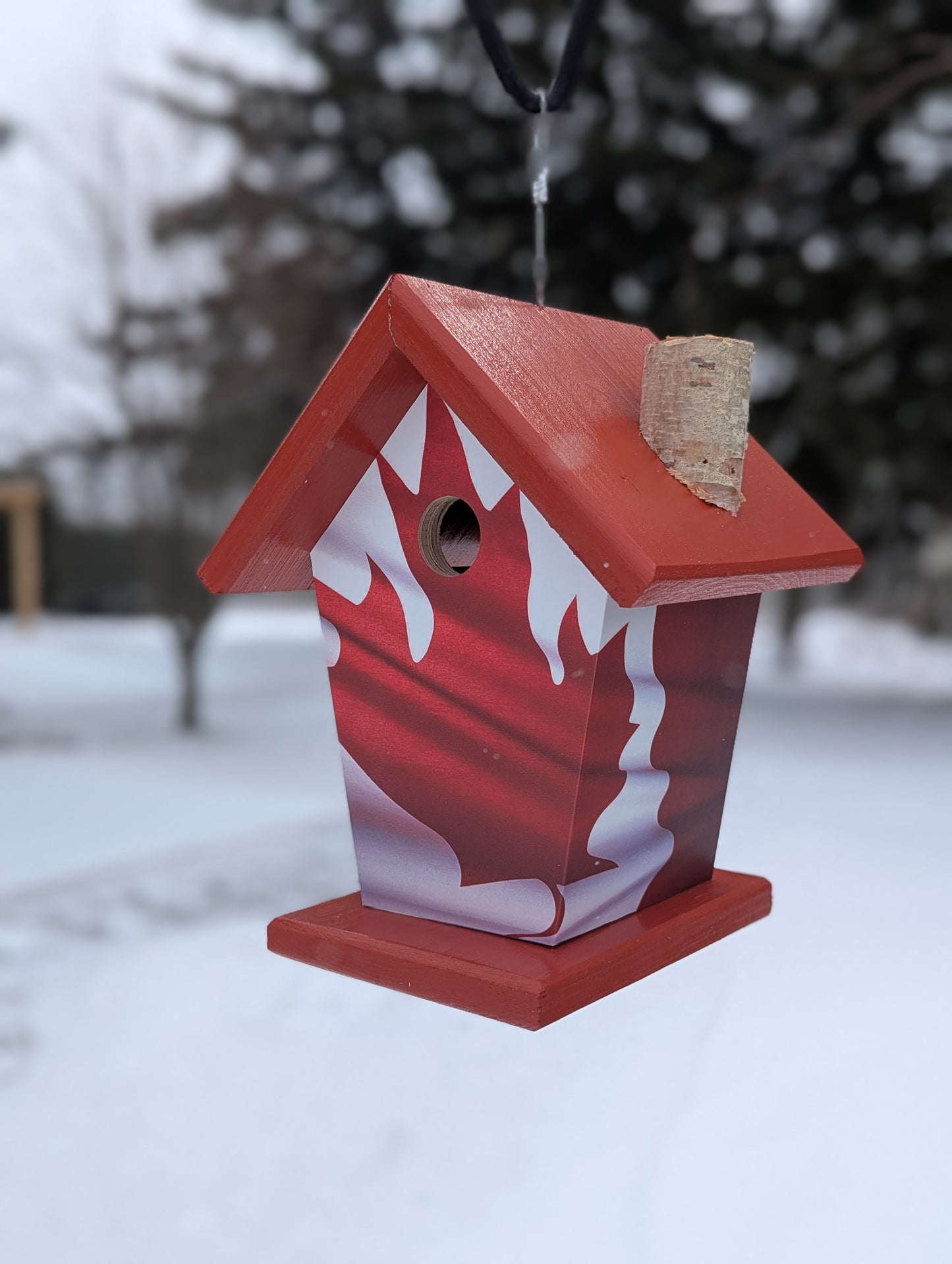 Canadian wave flag four-sided birdhouse