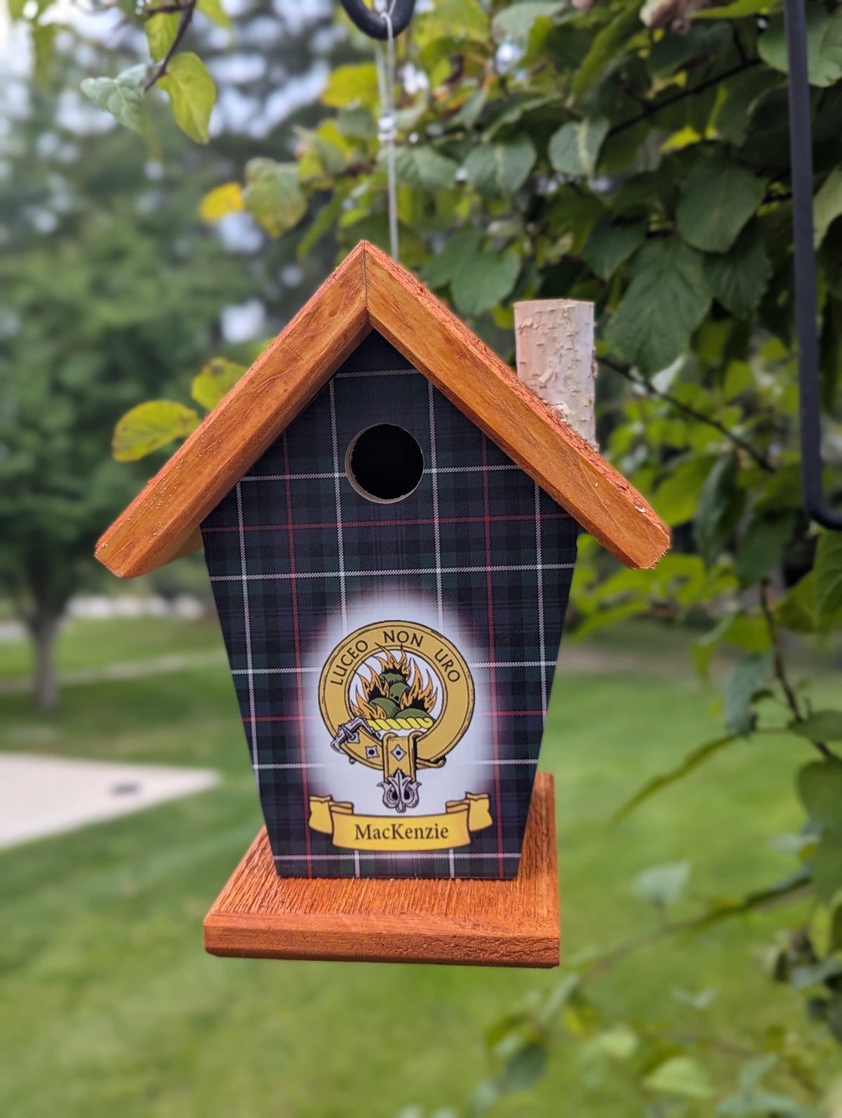 Mackenzie Tartan & Crest four-sided birdhouse