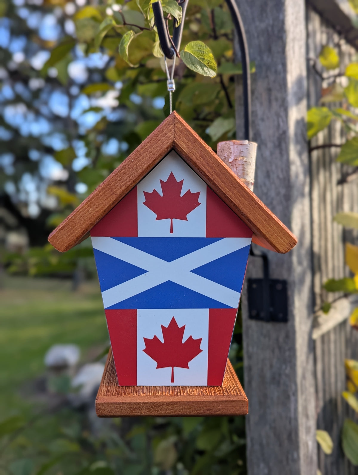 Scotland and Canada flag four-sided birdhouse