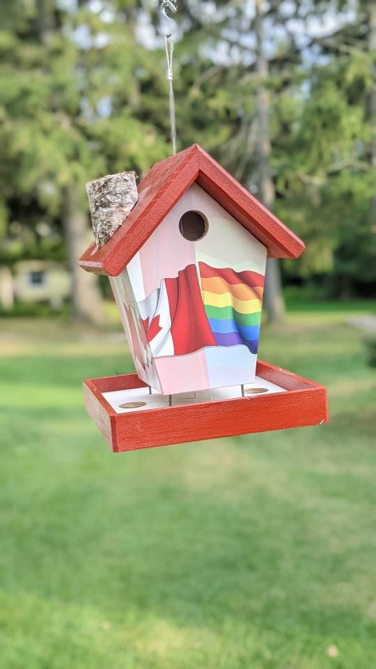 Canadian Pride Bird Feeder/Birdhouse