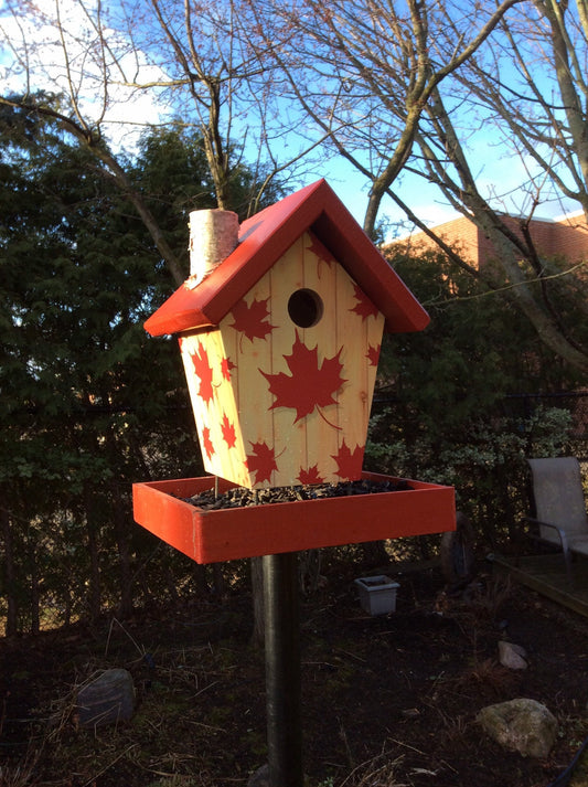 Rustic Canada Birdhouse Bird Feeder