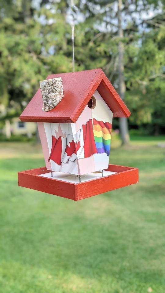 Canadian Pride Bird Feeder/Birdhouse