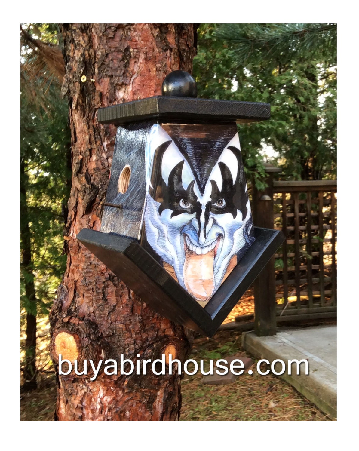 Kiss Birdhouse
