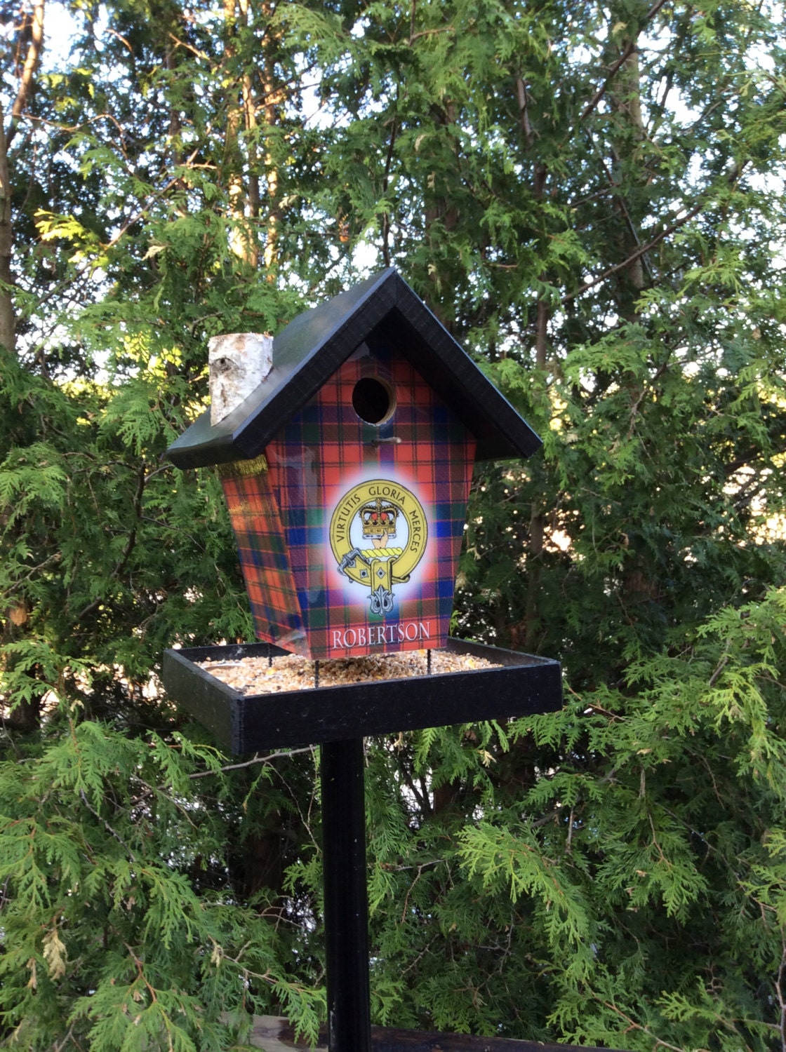 Robertson Crest & Tartan (Black Roof) Bird Feeder/Birdhouse