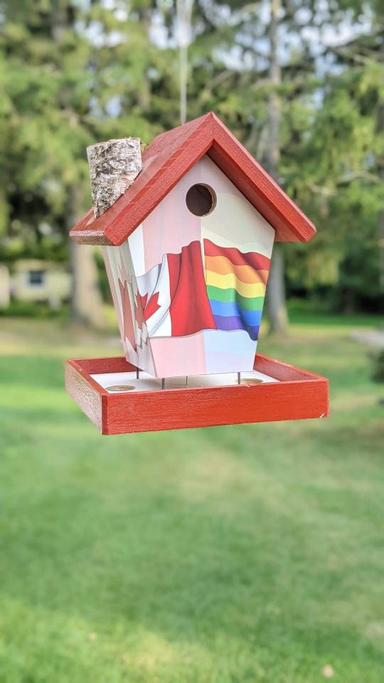 Canadian Pride Bird Feeder/Birdhouse